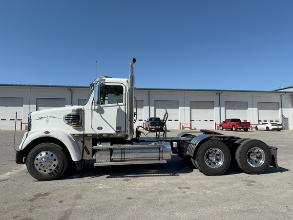 FREIGHTLINER 122SD 2021