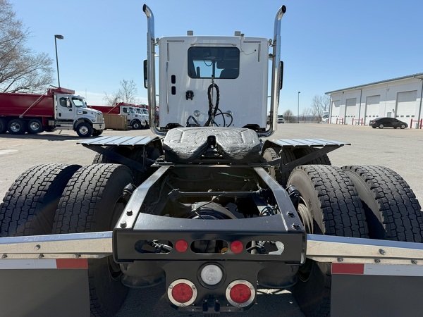 FREIGHTLINER 122SD 2021