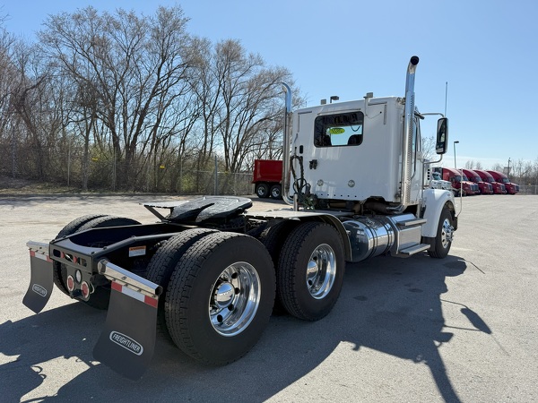 FREIGHTLINER 122SD 2021