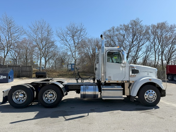 FREIGHTLINER 122SD 2021