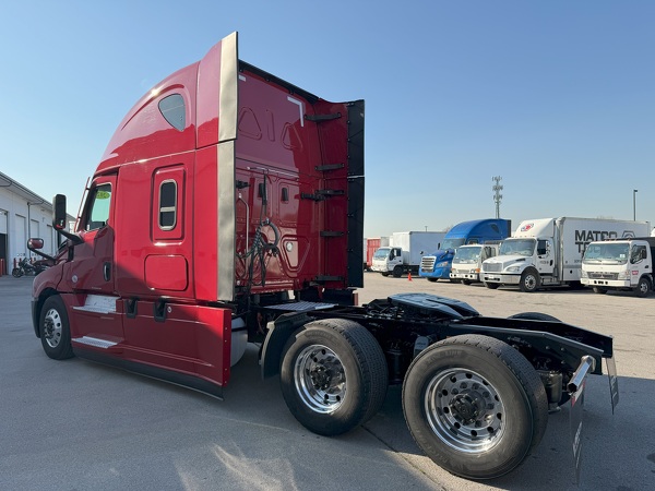 FREIGHTLINER CASCADIA 126SLP 2021