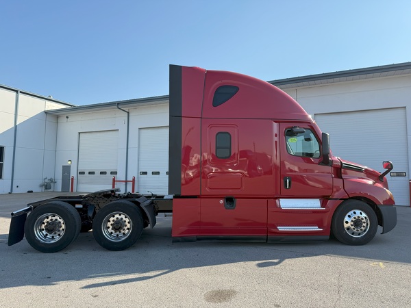 FREIGHTLINER CASCADIA 126SLP 2021