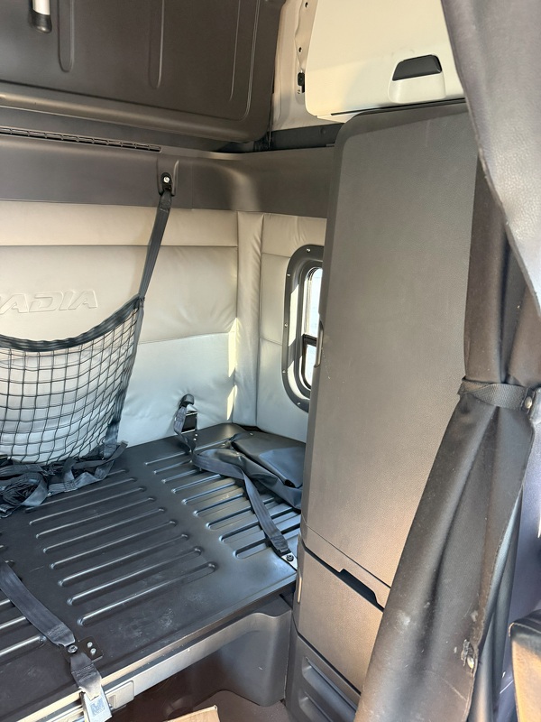 FREIGHTLINER CASCADIA 126SLP 2021