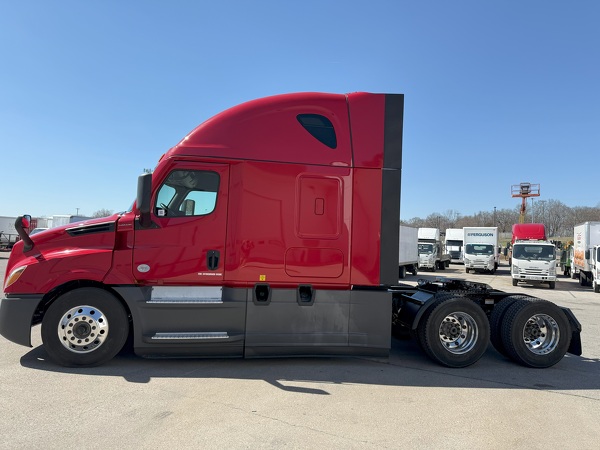 FREIGHTLINER CASCADIA 126SLP 2021