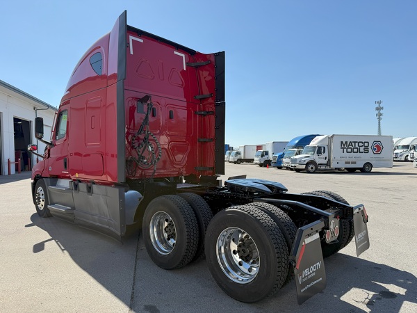 FREIGHTLINER CASCADIA 126SLP 2021