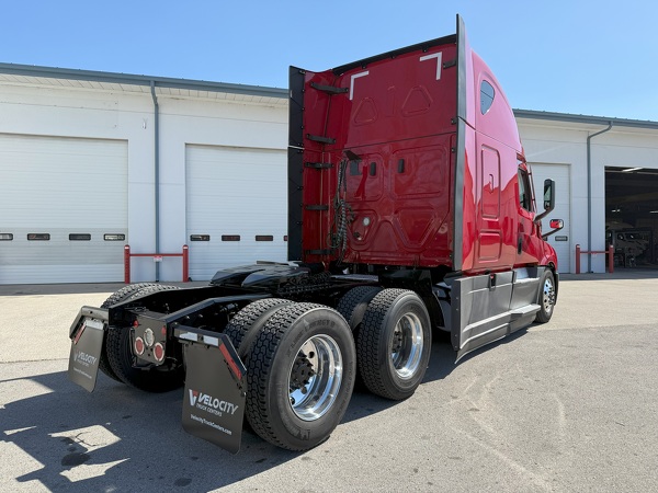 FREIGHTLINER CASCADIA 126SLP 2021