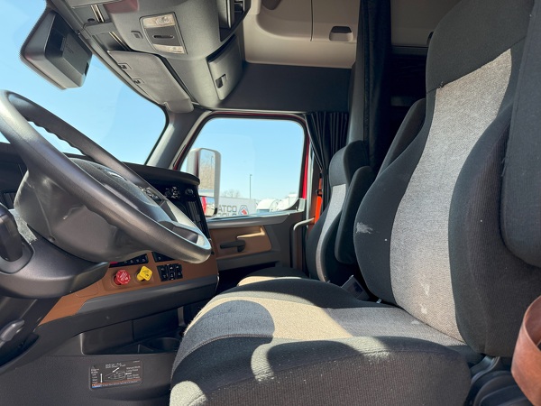 FREIGHTLINER CASCADIA 126SLP 2021