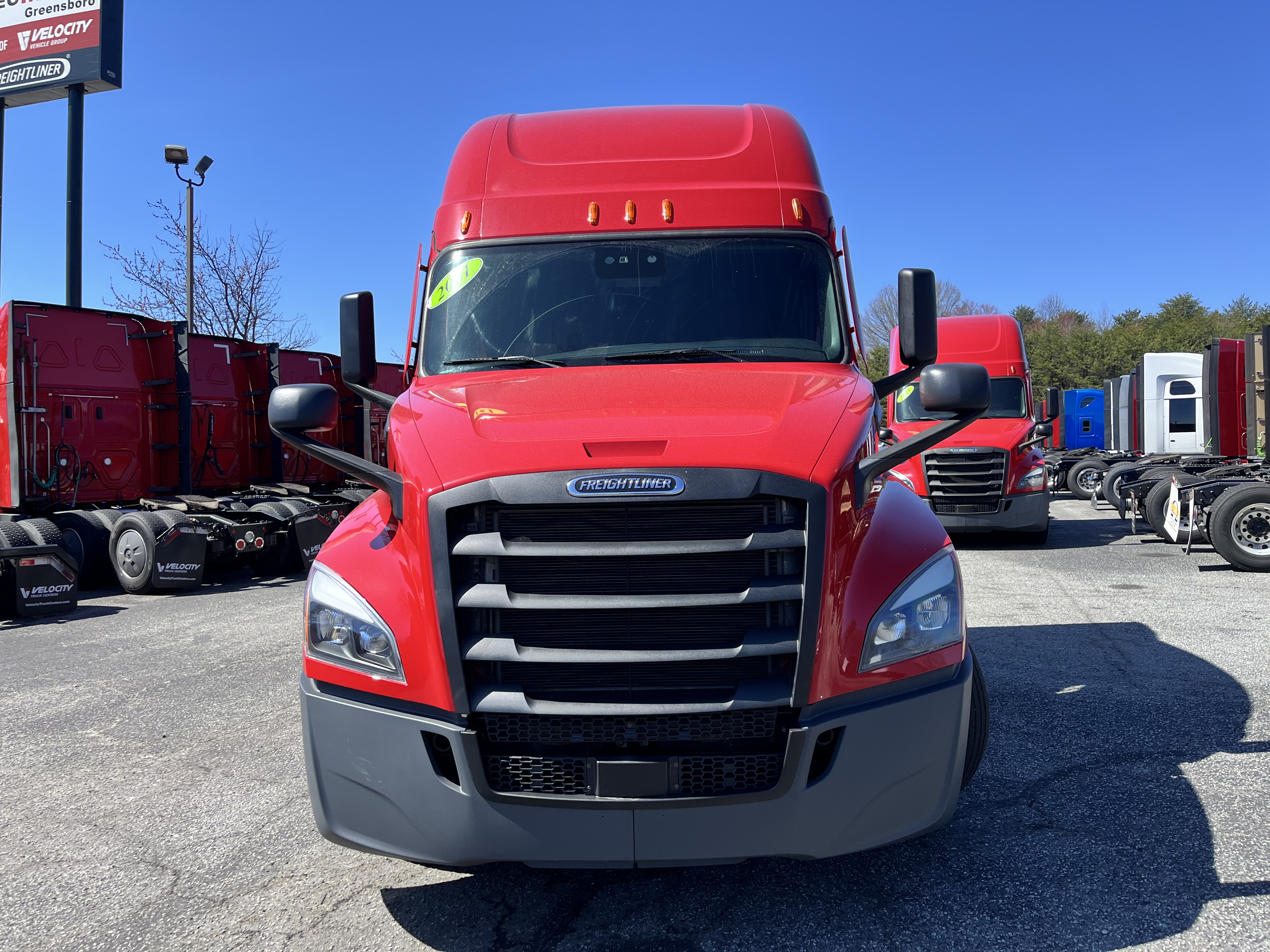 2021 FREIGHTLINER CASCADIA 126SLP - image 2