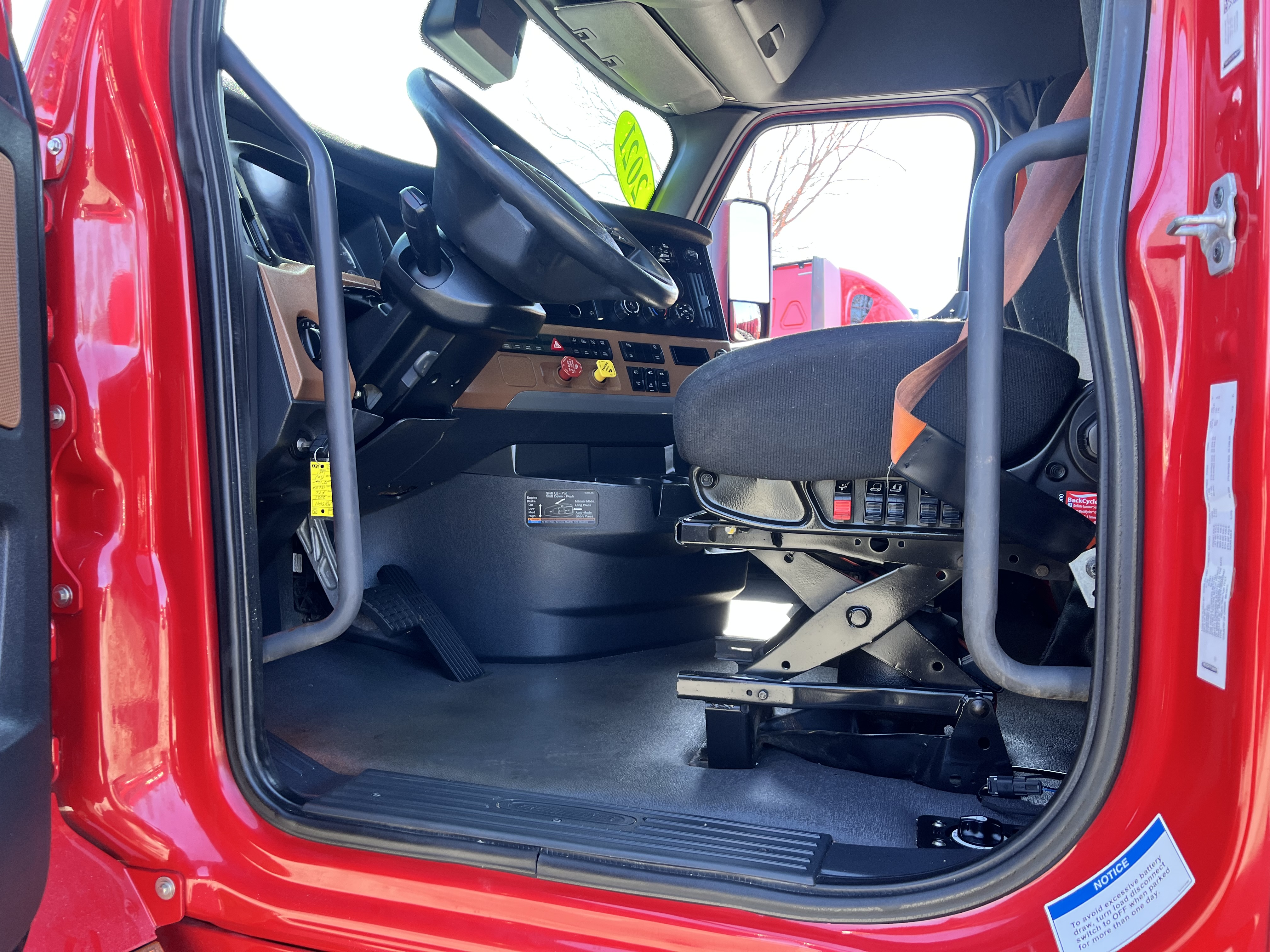 2021 FREIGHTLINER CASCADIA 126SLP - image 14