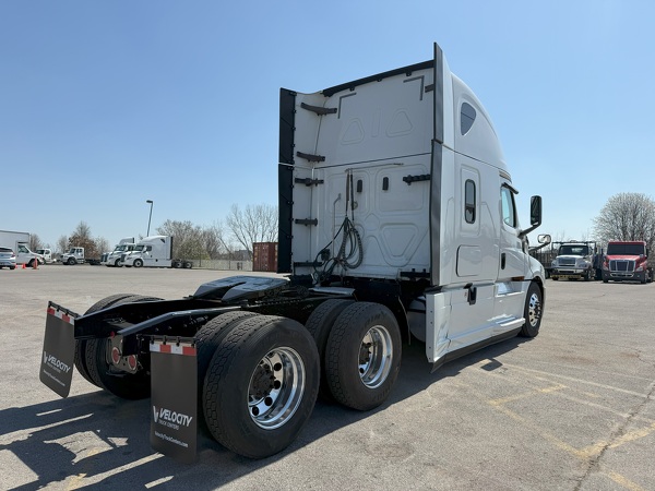 FREIGHTLINER CASCADIA 126SLP 2020