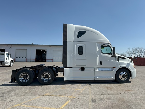 FREIGHTLINER CASCADIA 126SLP 2020