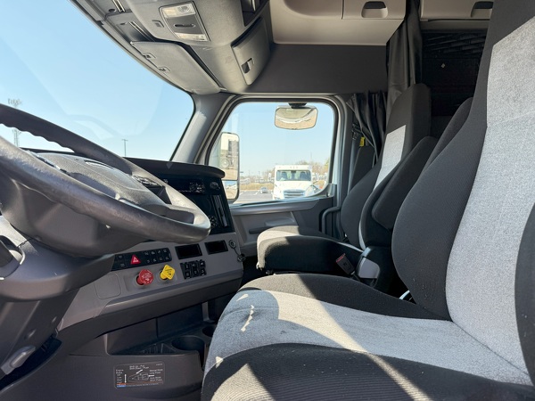 FREIGHTLINER CASCADIA 126SLP 2020