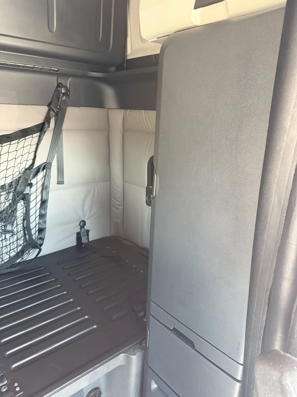 FREIGHTLINER CASCADIA 126SLP 2020