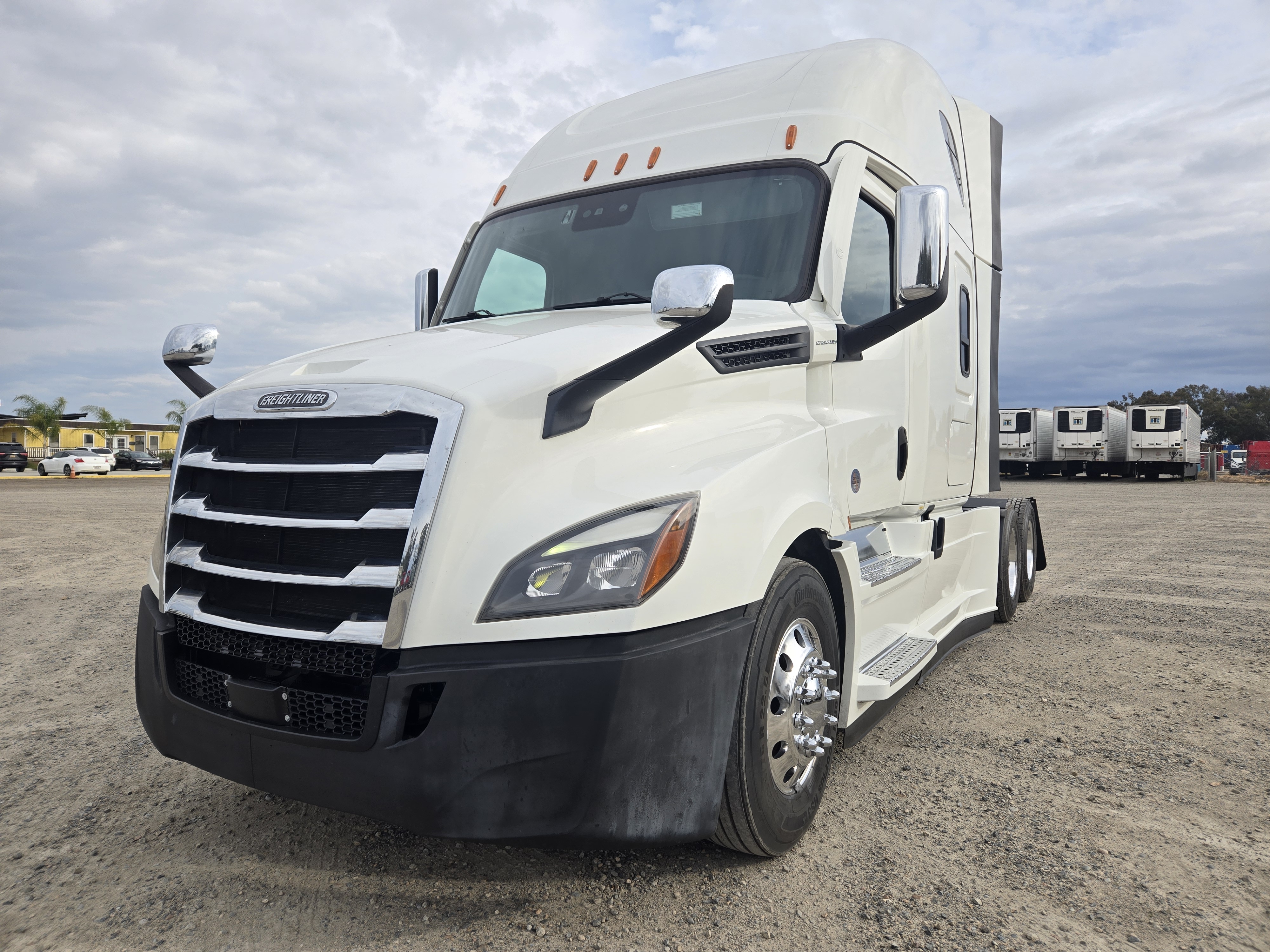2022 FREIGHTLINER CASCADIA 126SLP - image 1