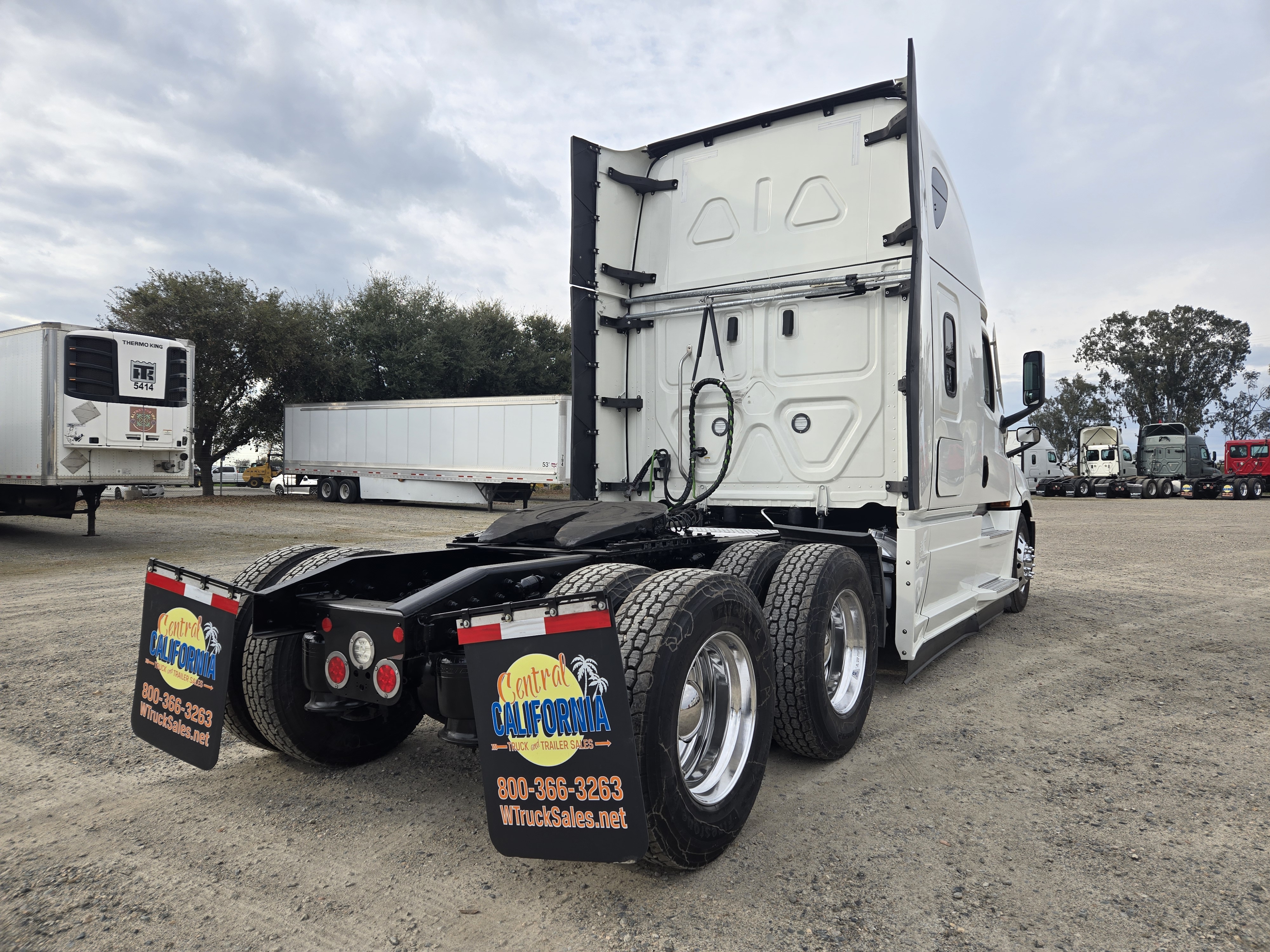 2022 FREIGHTLINER CASCADIA 126SLP - image 6