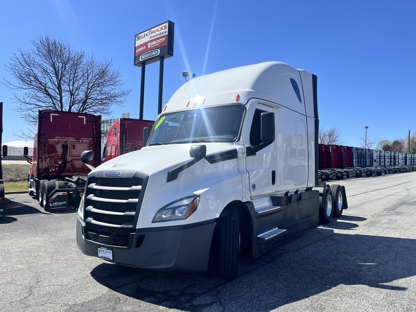 FREIGHTLINER CASCADIA 126SLP 