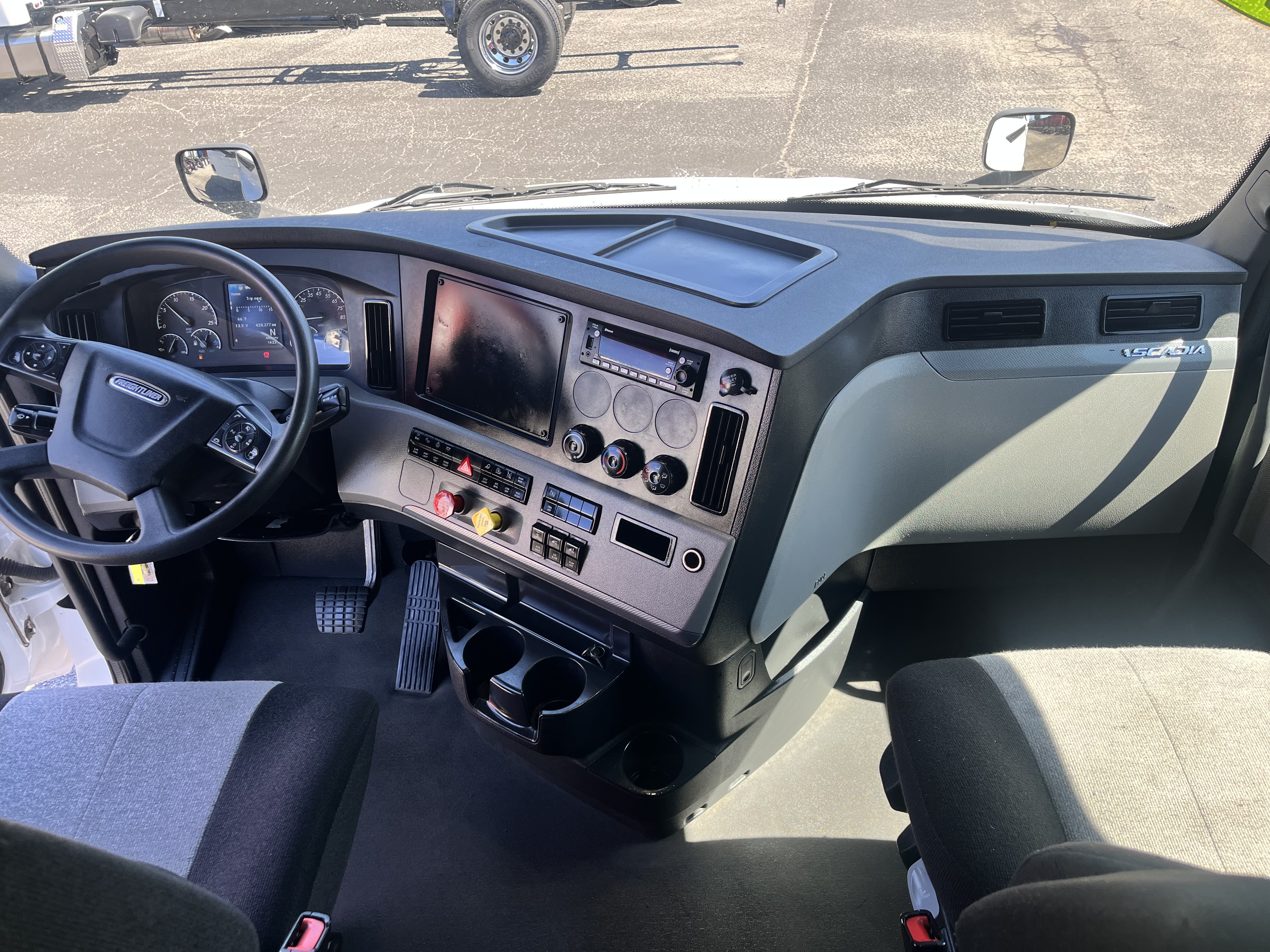 2022 FREIGHTLINER CASCADIA 126SLP - image 20