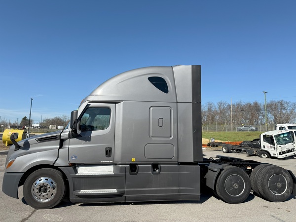 FREIGHTLINER CASCADIA 126SLP 2021