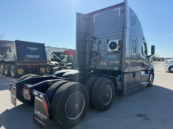 FREIGHTLINER CASCADIA 126SLP 2021