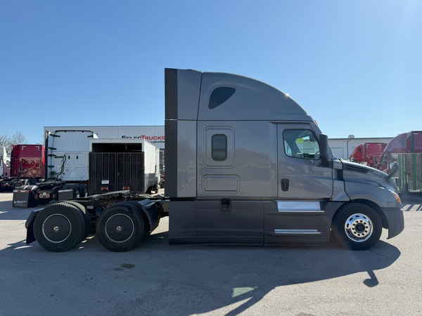 FREIGHTLINER CASCADIA 126SLP 2021