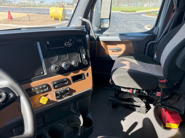 FREIGHTLINER CASCADIA 126SLP 2021