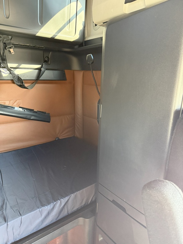 FREIGHTLINER CASCADIA 126SLP 2021