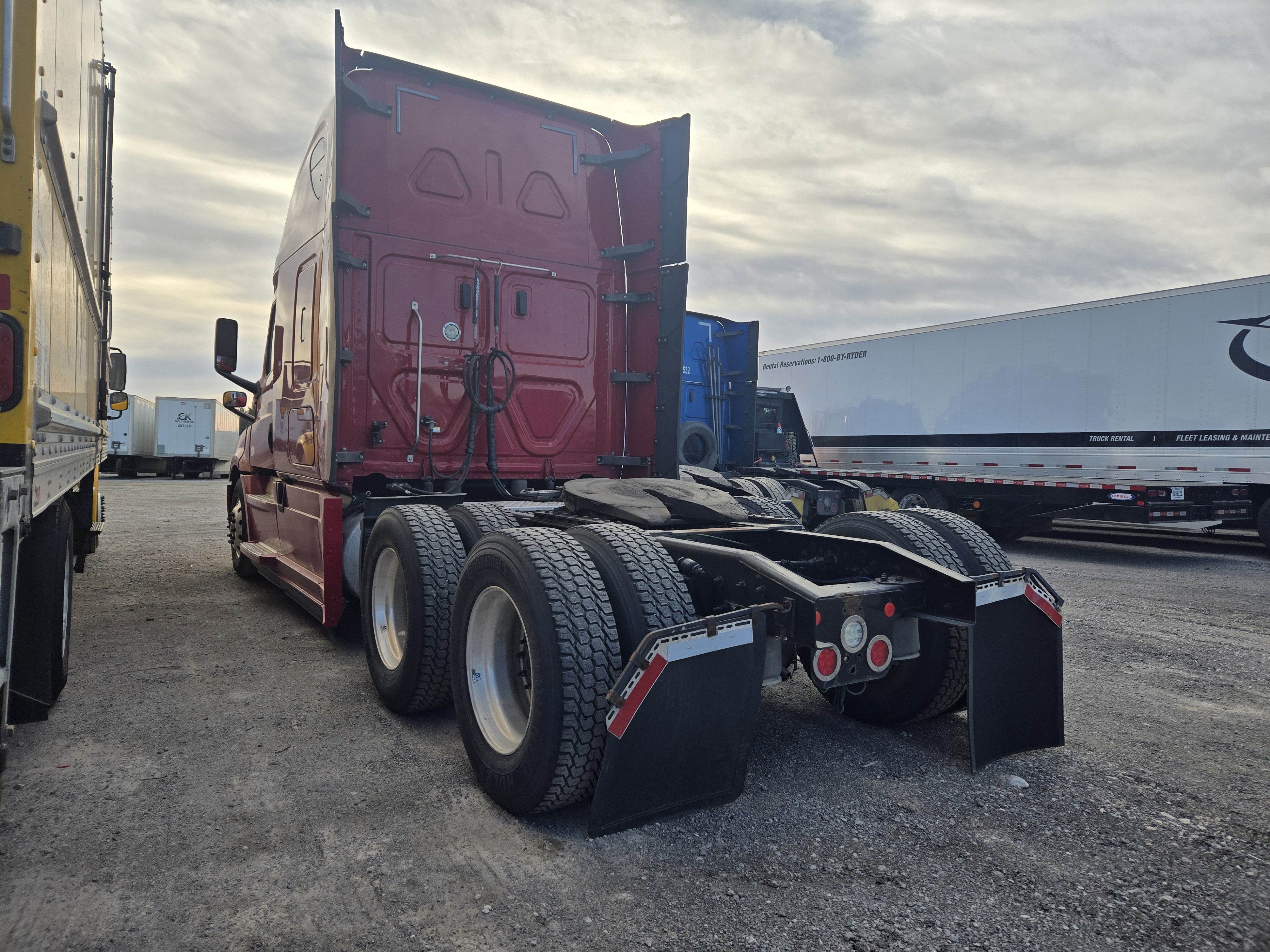 2020 FREIGHTLINER CASCADIA 126SLP - image 6