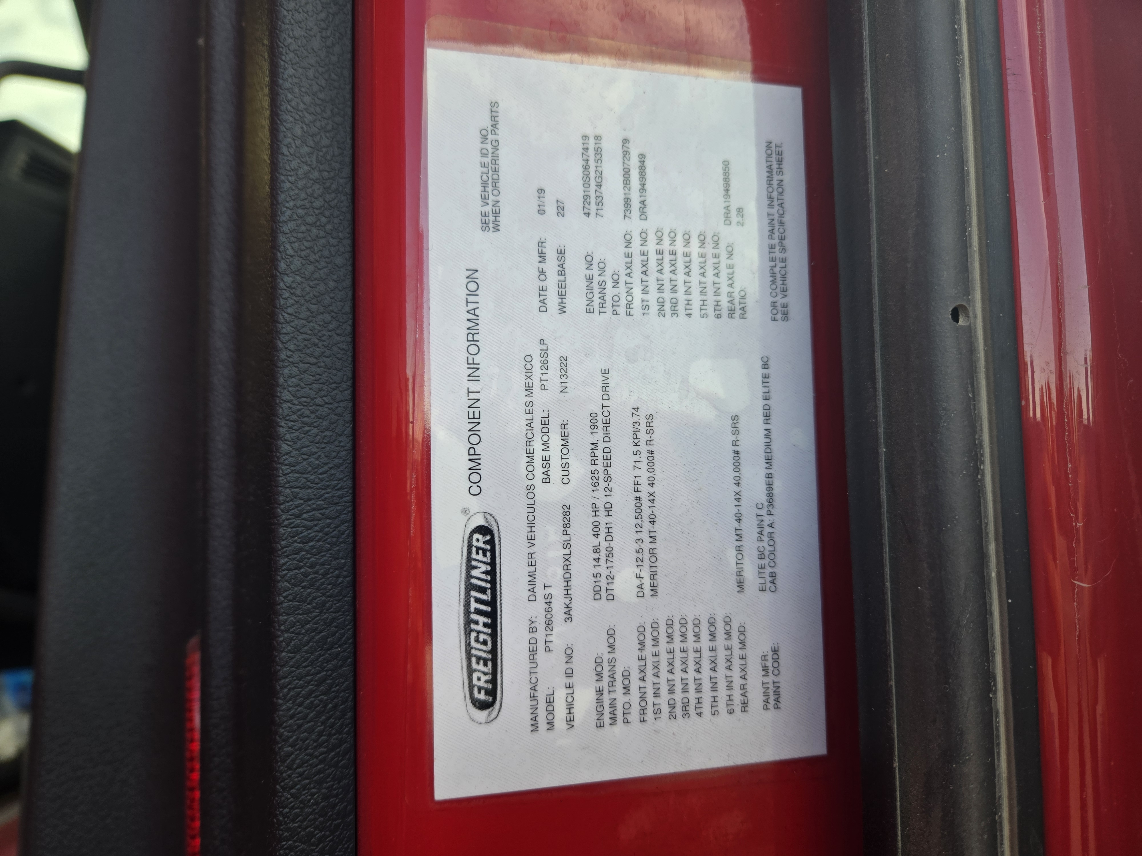 2020 FREIGHTLINER CASCADIA 126SLP - image 10