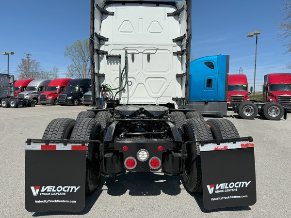 FREIGHTLINER CASCADIA 126SLP 2023