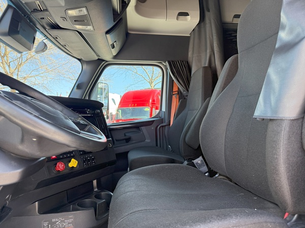 FREIGHTLINER CASCADIA 126SLP 2023
