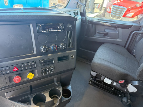 FREIGHTLINER CASCADIA 126SLP 2023