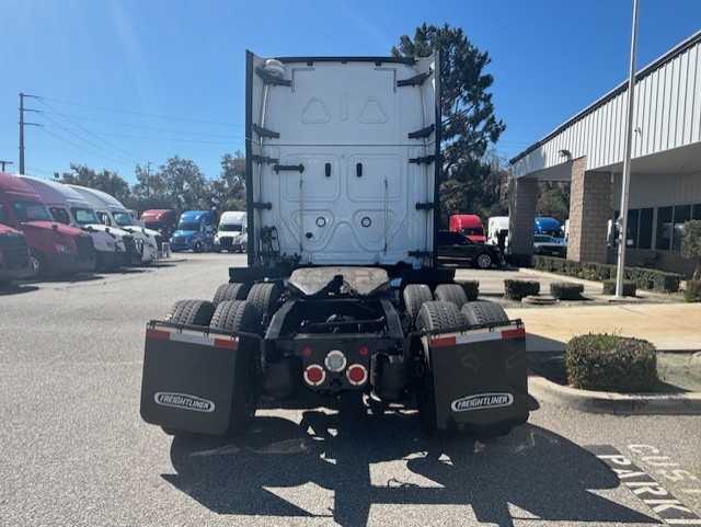2020 FREIGHTLINER CASCADIA 125SLP - image 5