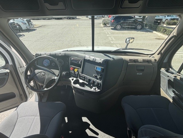2020 FREIGHTLINER CASCADIA 125SLP - image 14