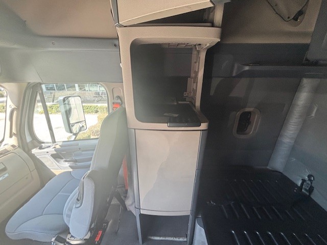 2020 FREIGHTLINER CASCADIA 125SLP - image 18