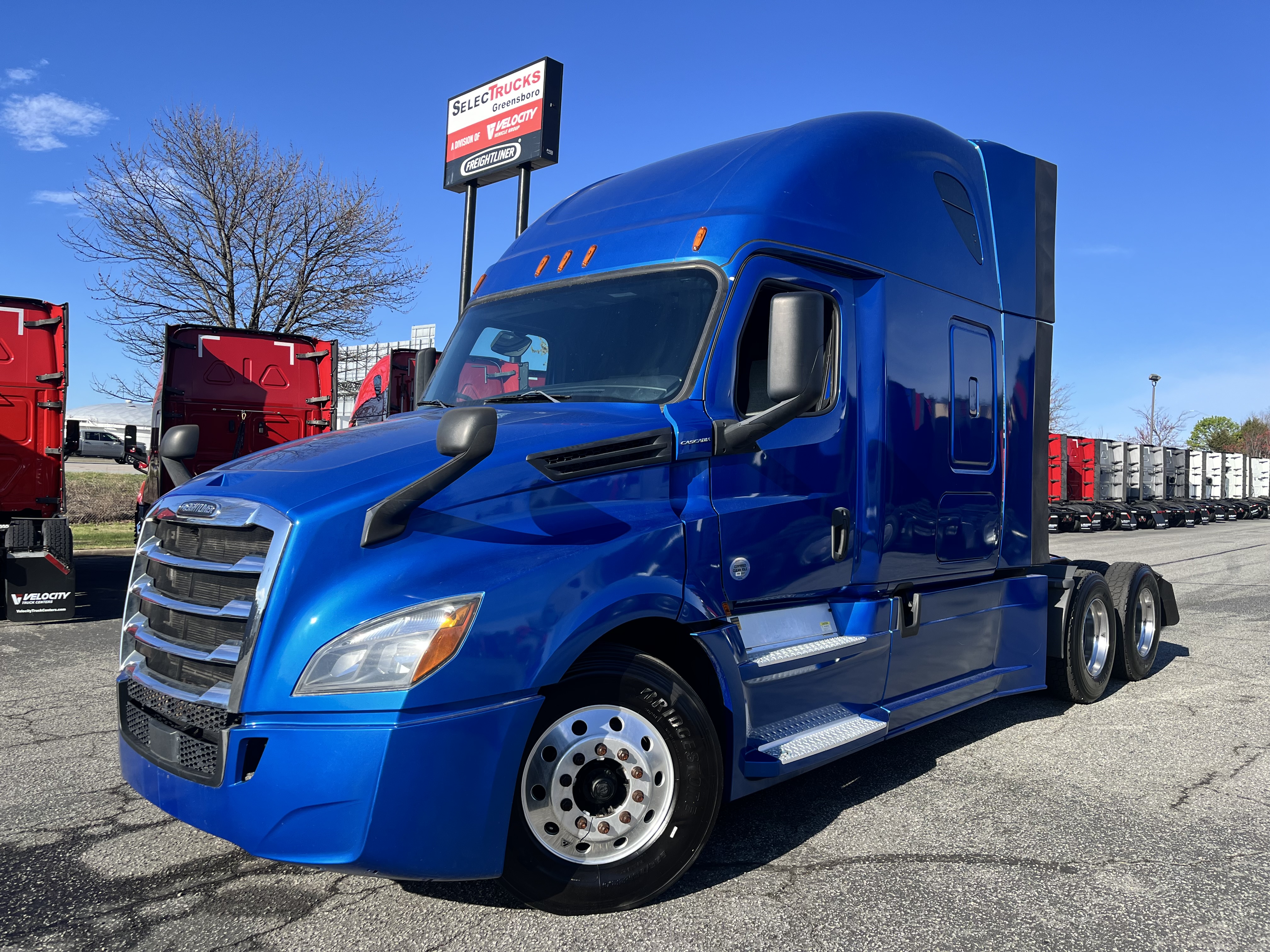 2020 FREIGHTLINER CASCADIA 126SLP - image 1