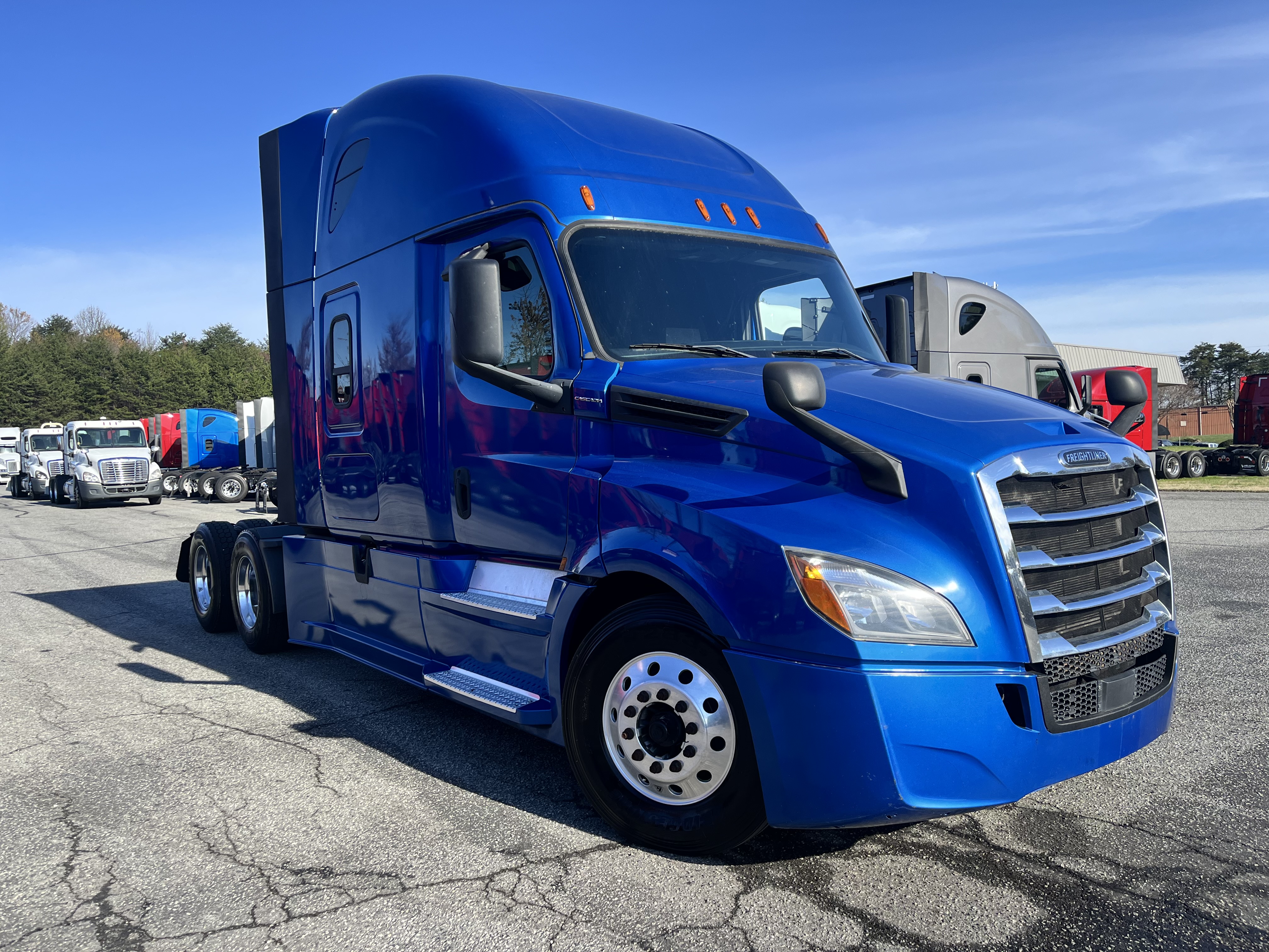 2020 FREIGHTLINER CASCADIA 126SLP - image 7