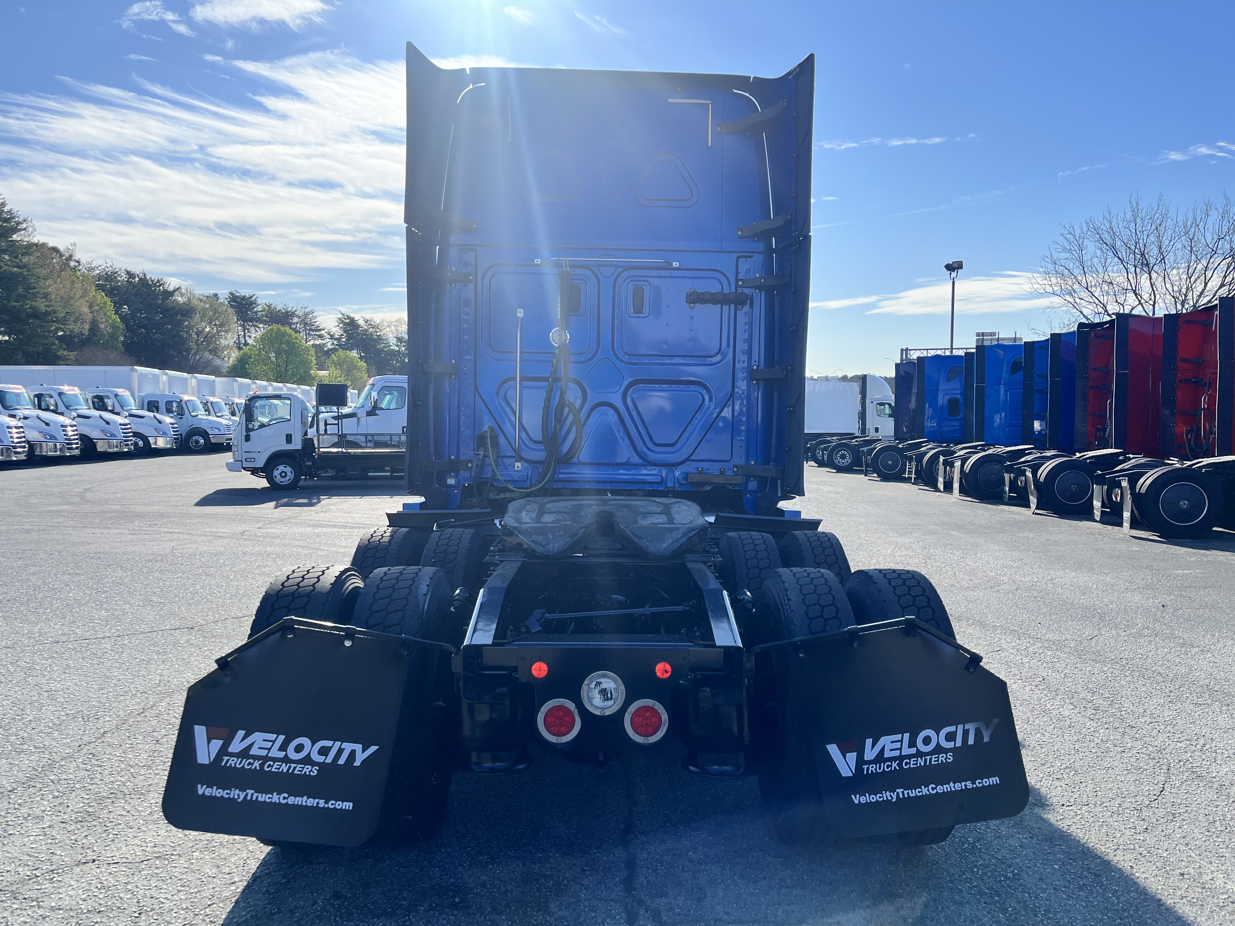 2020 FREIGHTLINER CASCADIA 126SLP - image 4