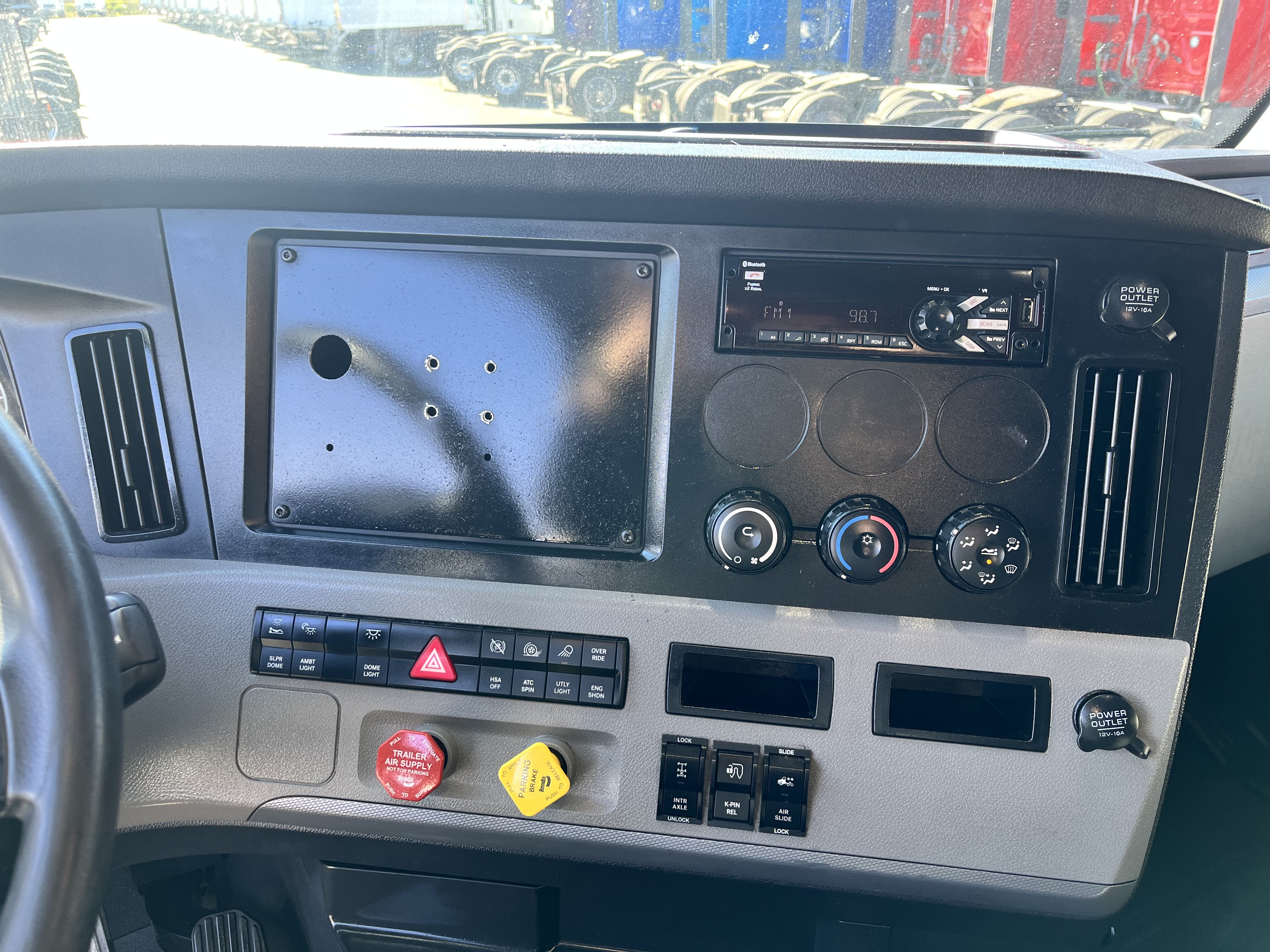 2020 FREIGHTLINER CASCADIA 126SLP - image 16