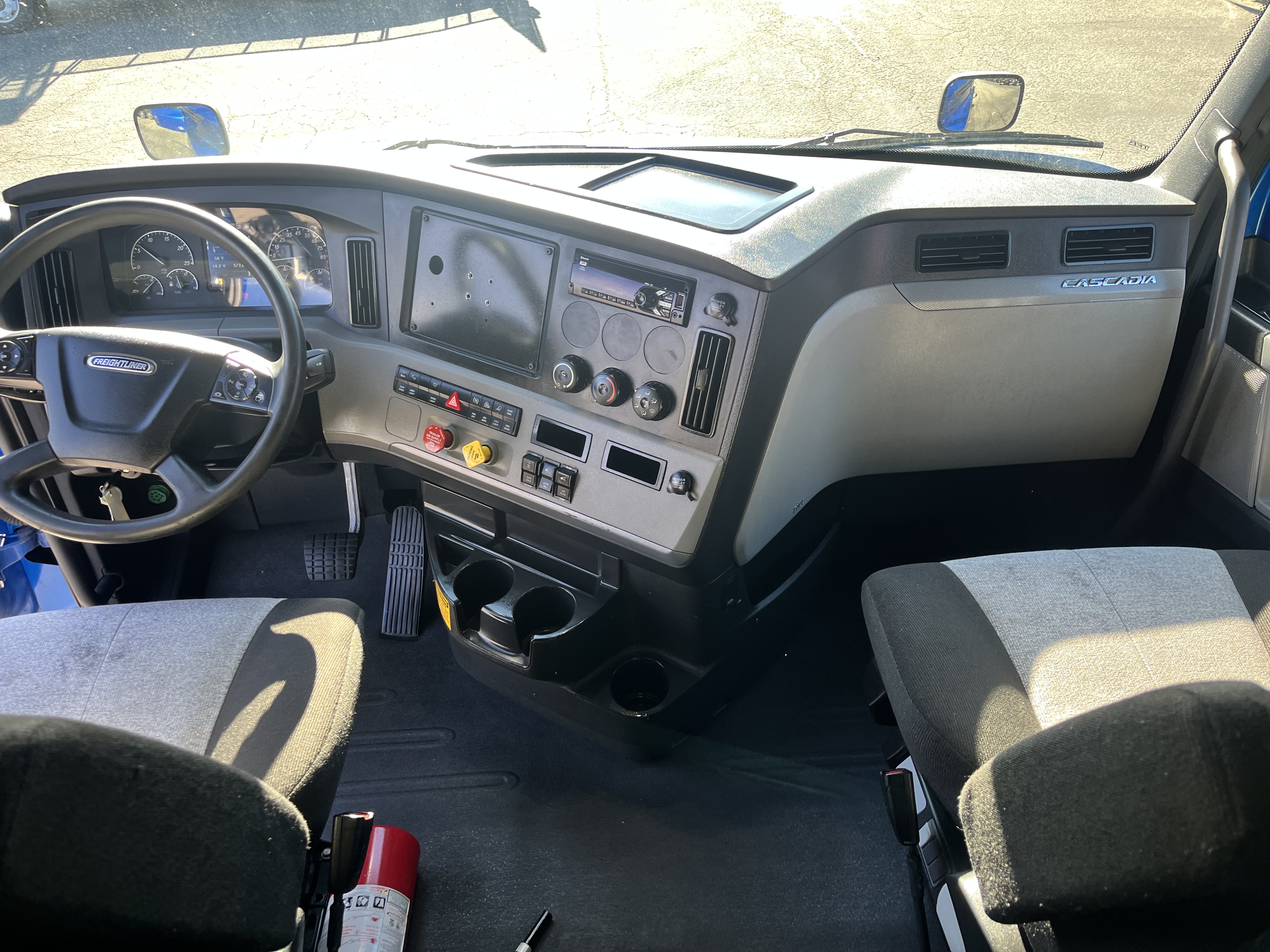 2020 FREIGHTLINER CASCADIA 126SLP - image 20