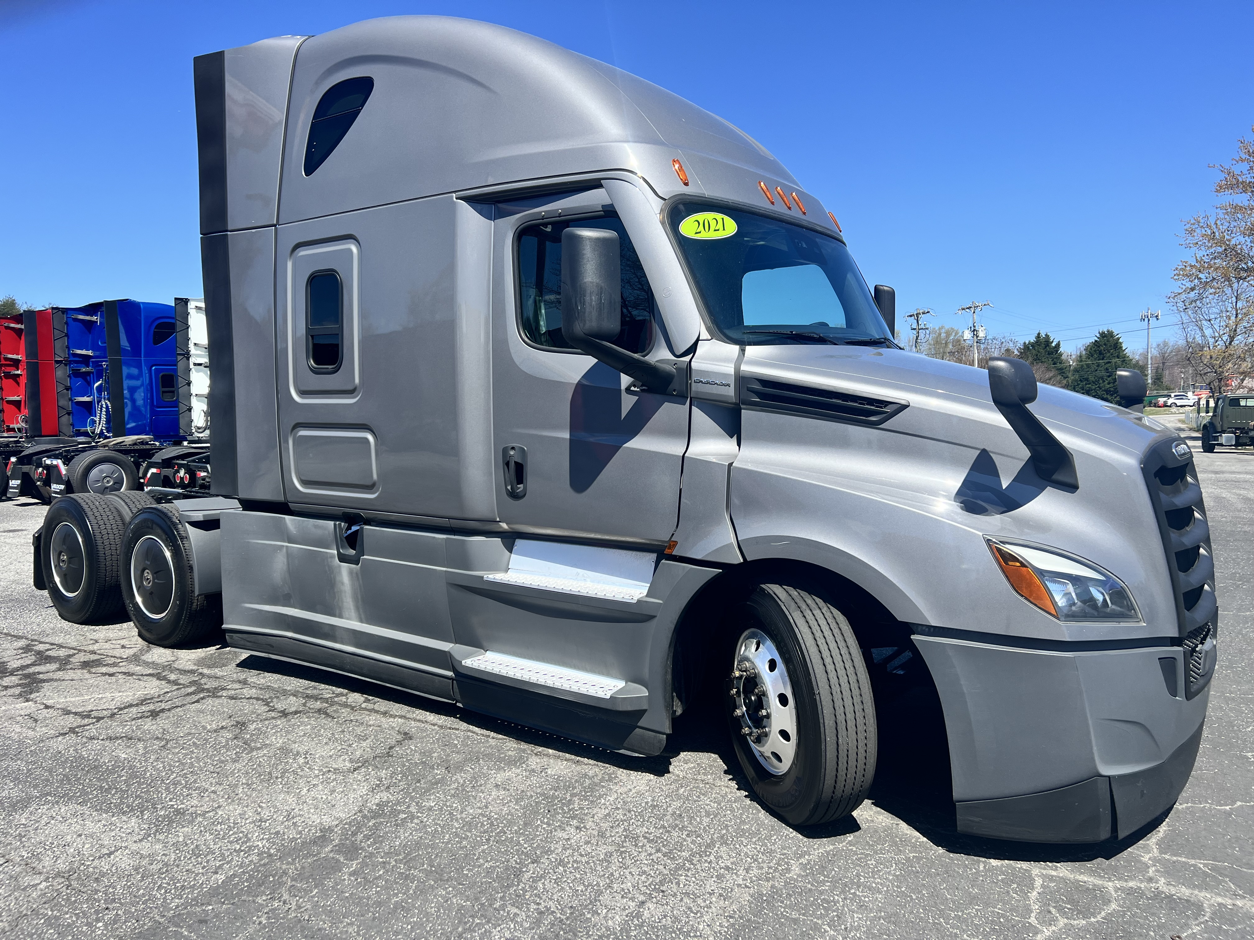 2021 FREIGHTLINER CASCADIA 126SLP - image 5