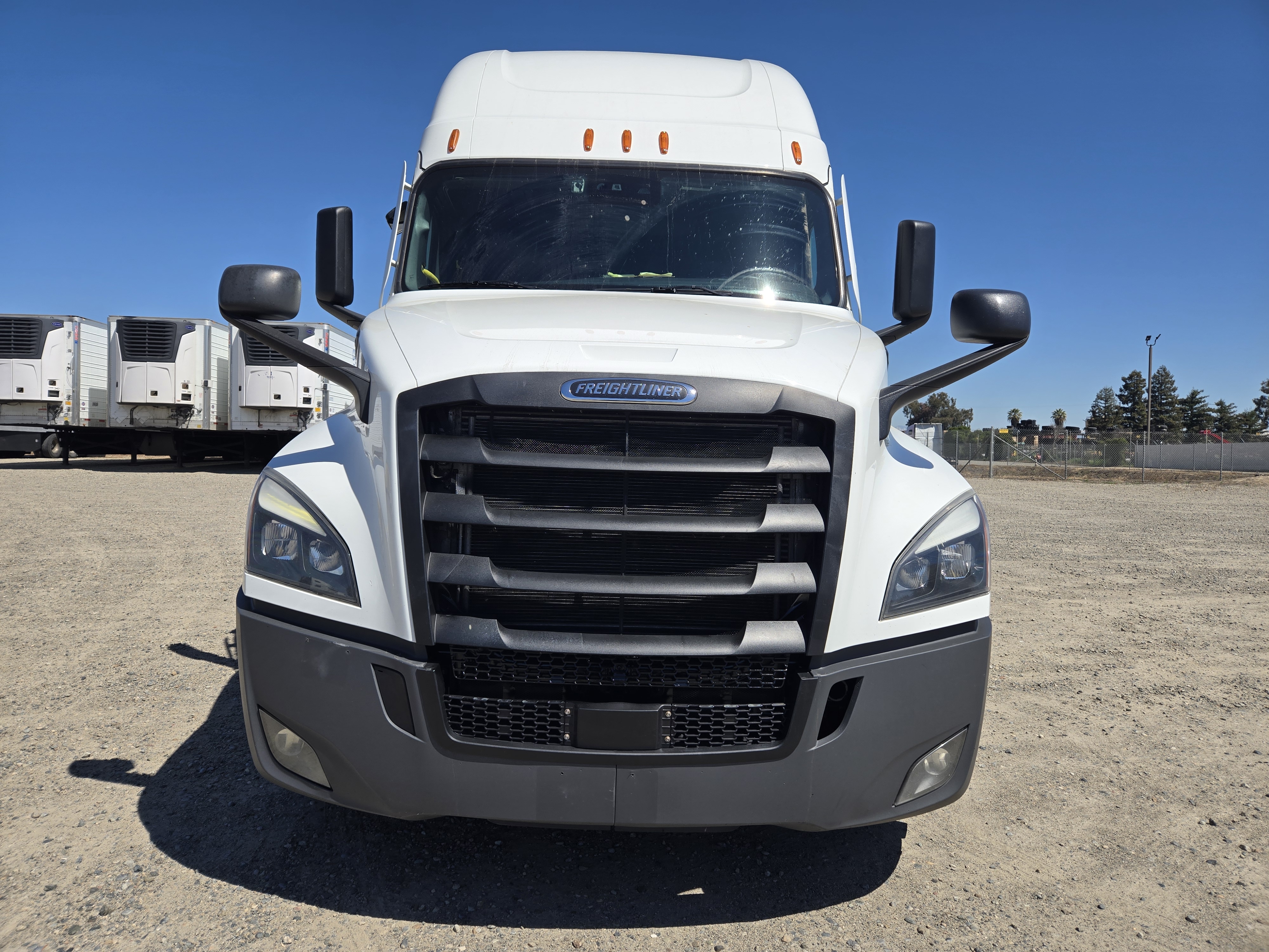 2021 FREIGHTLINER CASCADIA 126SLP - image 2