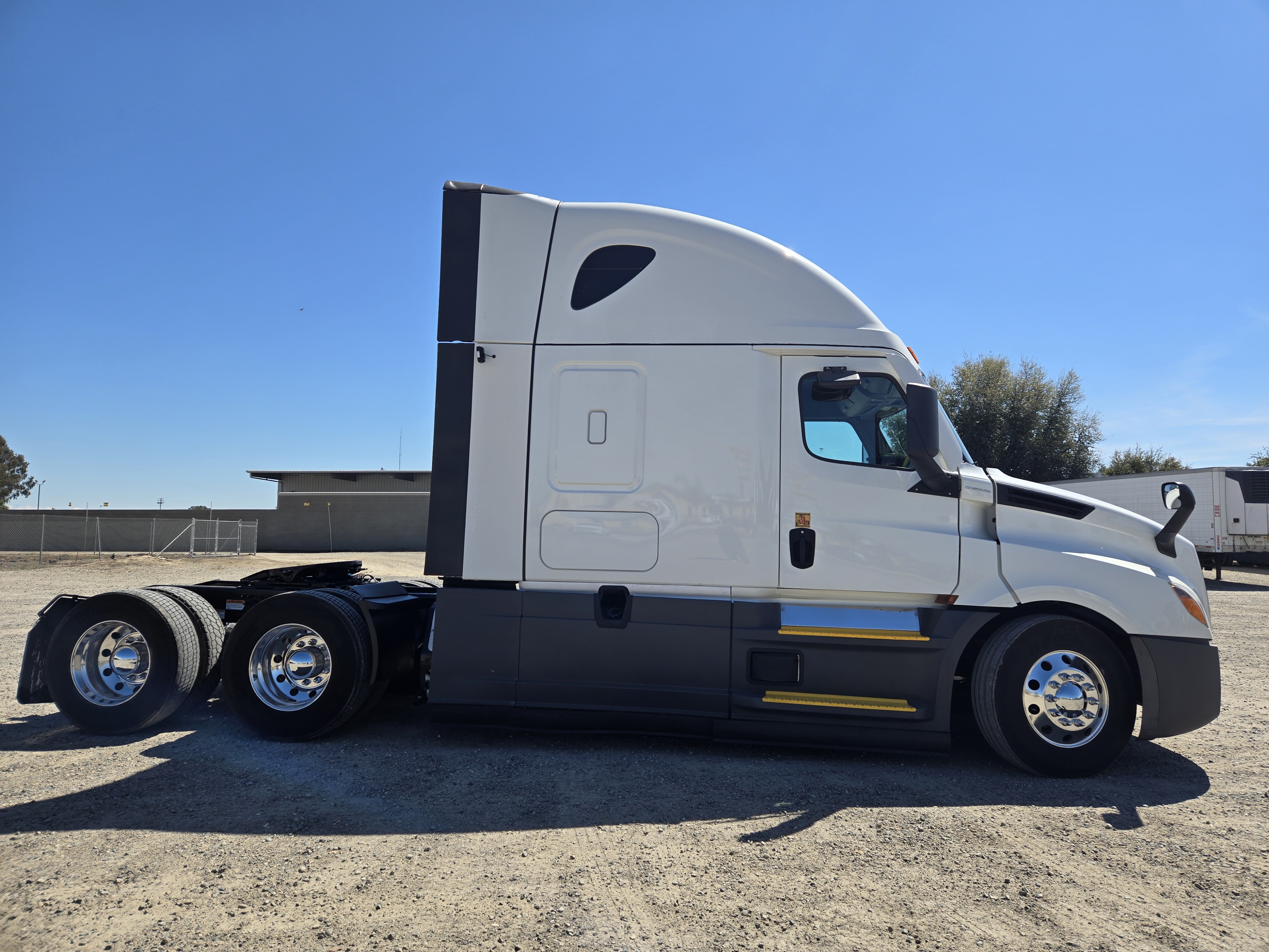 2021 FREIGHTLINER CASCADIA 126SLP - image 7