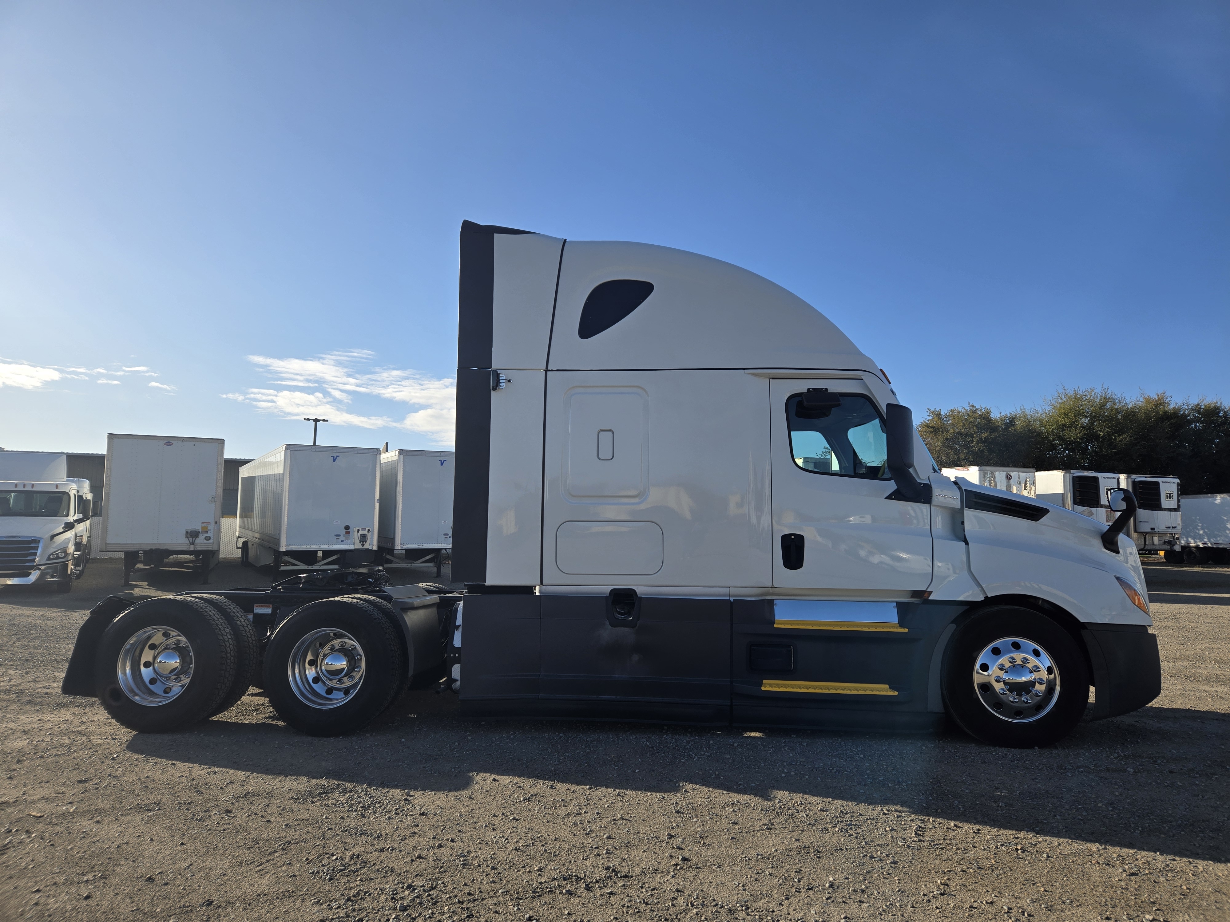 2021 FREIGHTLINER CASCADIA 126SLP - image 6