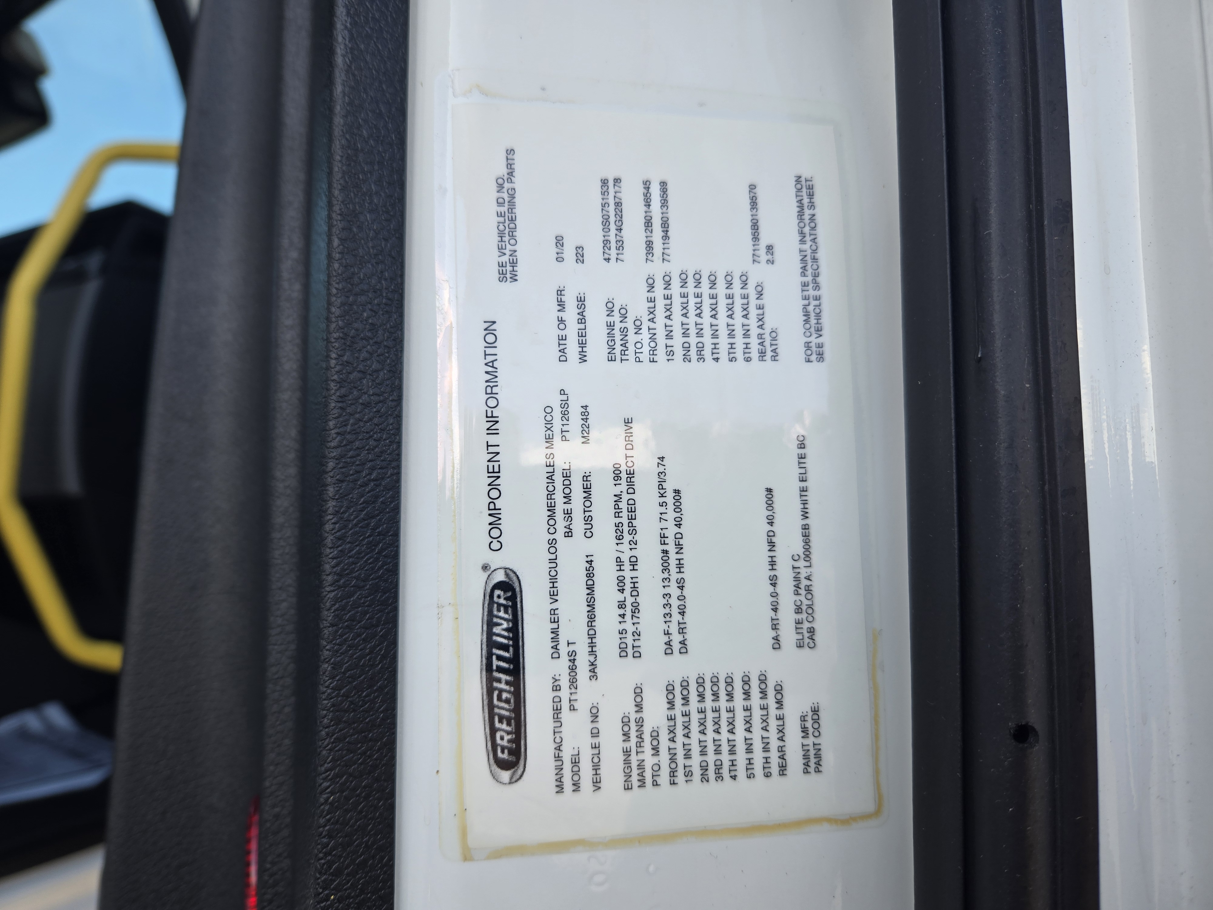 2021 FREIGHTLINER CASCADIA 126SLP - image 17