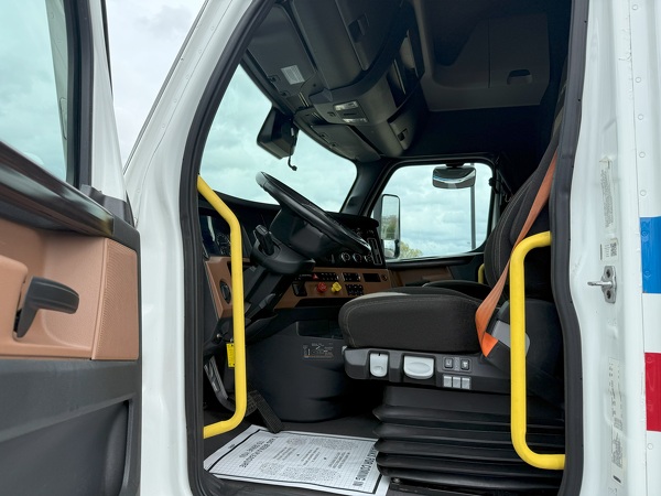 FREIGHTLINER CASCADIA 126SLP 2021