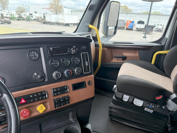 FREIGHTLINER CASCADIA 126SLP 2021