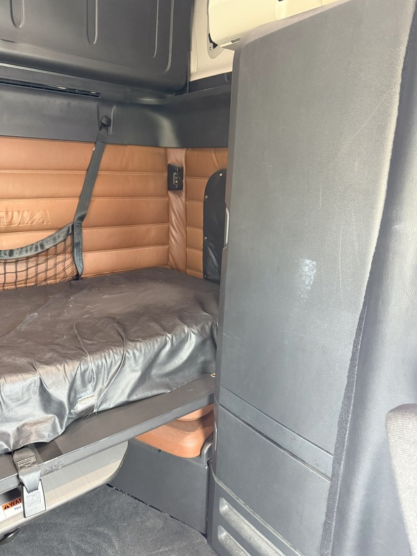 FREIGHTLINER CASCADIA 126SLP 2021