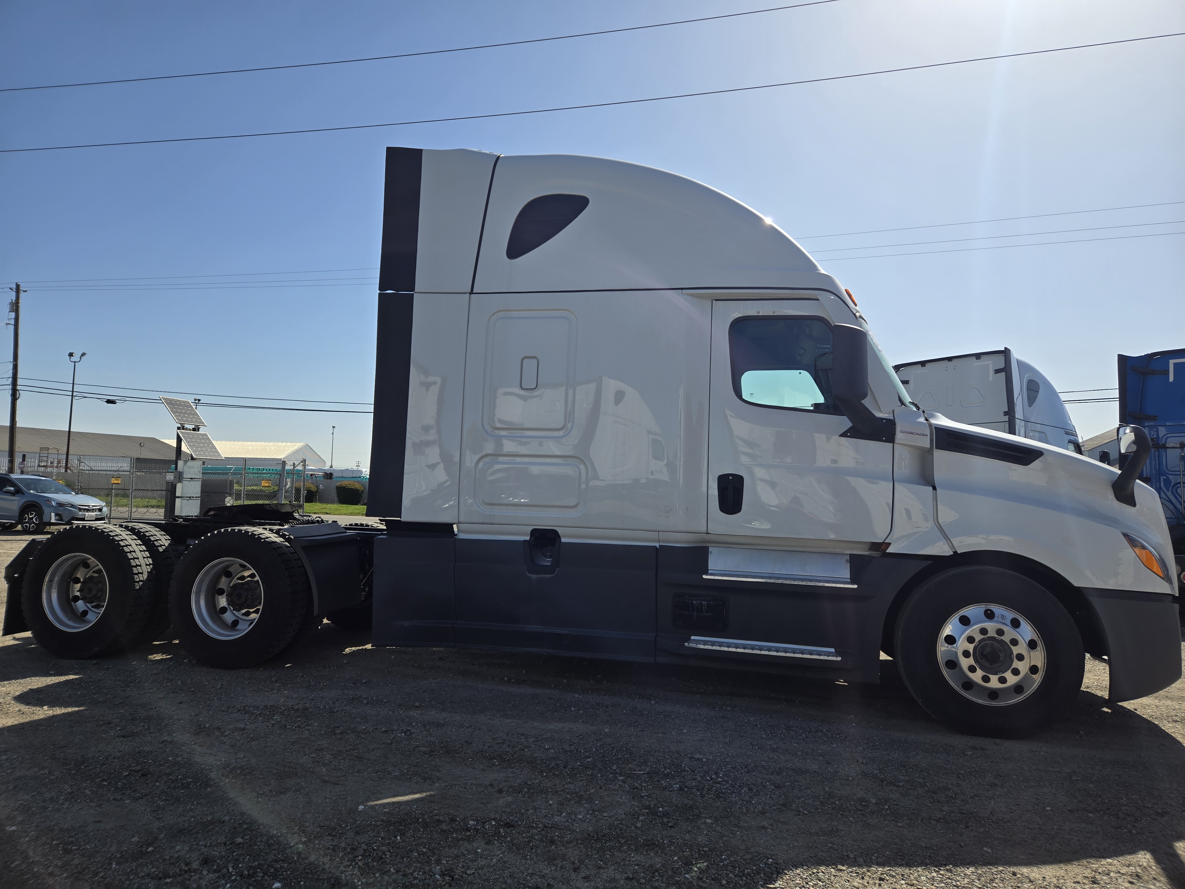 2022 FREIGHTLINER CASCADIA 126SLP - image 7
