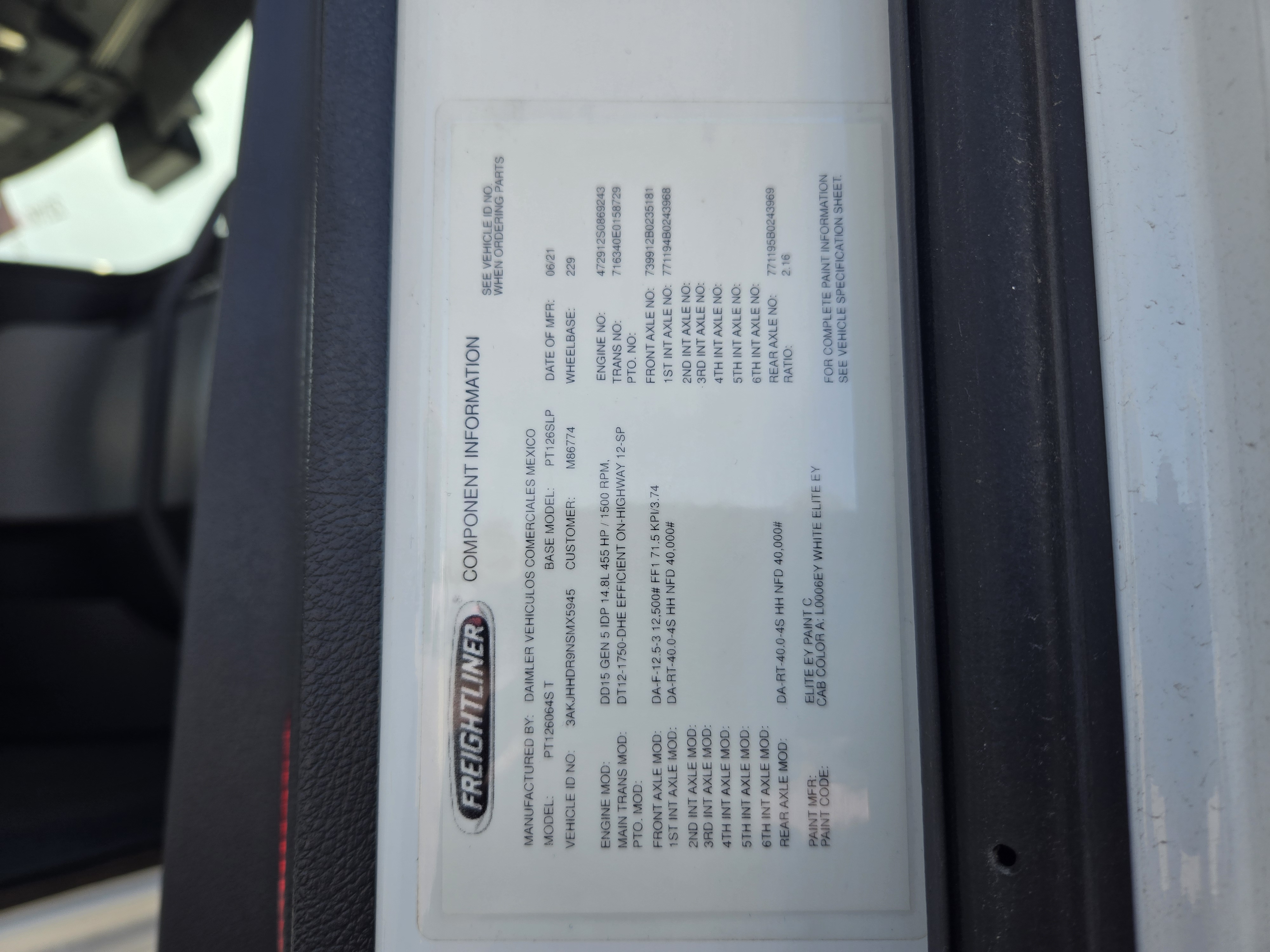 2022 FREIGHTLINER CASCADIA 126SLP - image 22