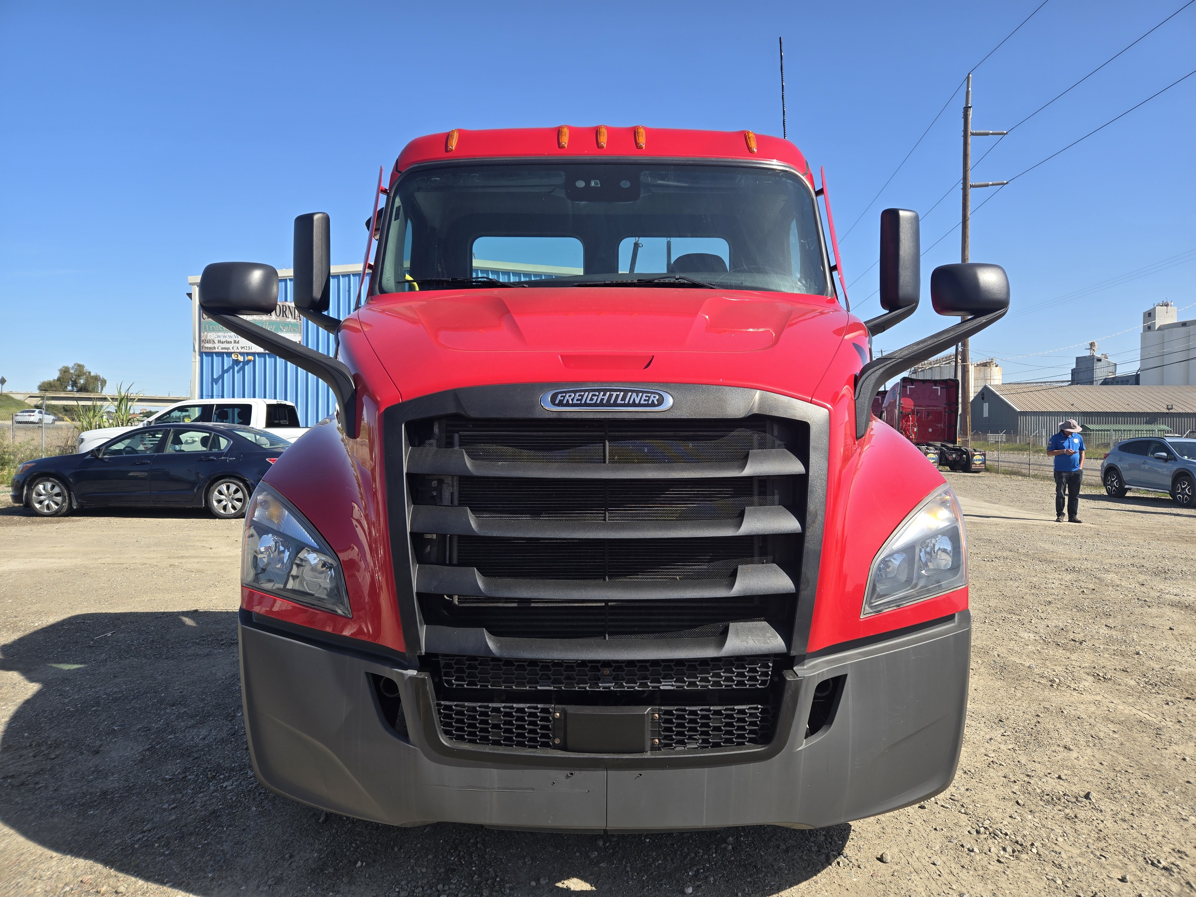 2021 FREIGHTLINER CASCADIA 116DC - image 2